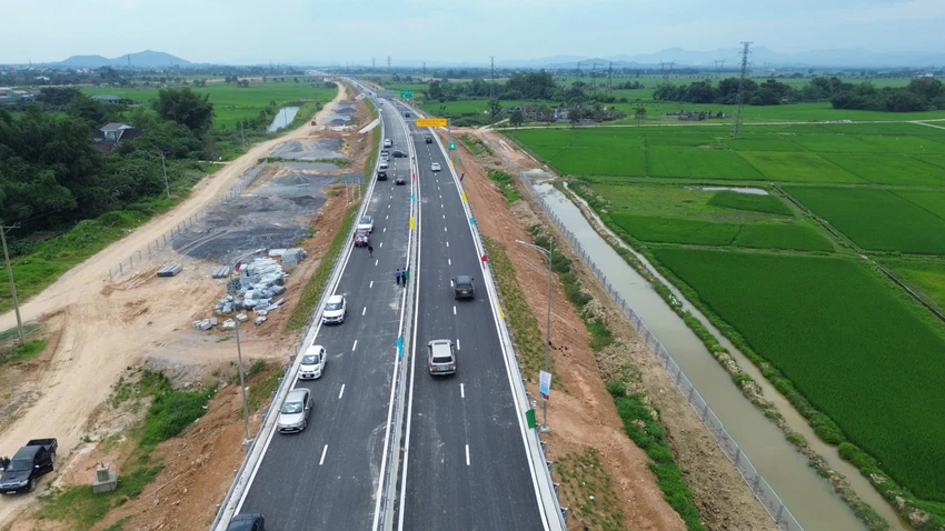 Cao tốc Bắc - Nam hình thành giúp hành trình đi lại của người dân được thuận tiện hơn