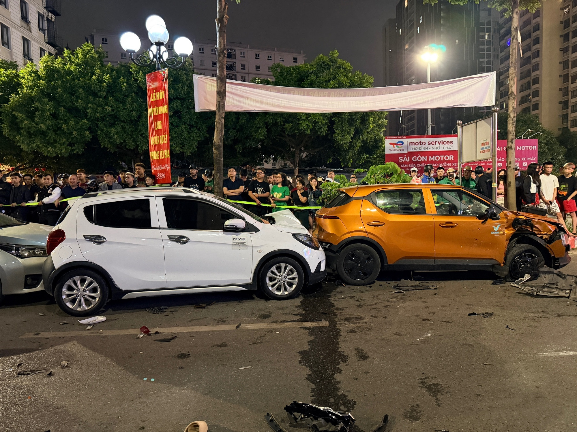 Các phương tiện khác cũng hỏng nặng nề