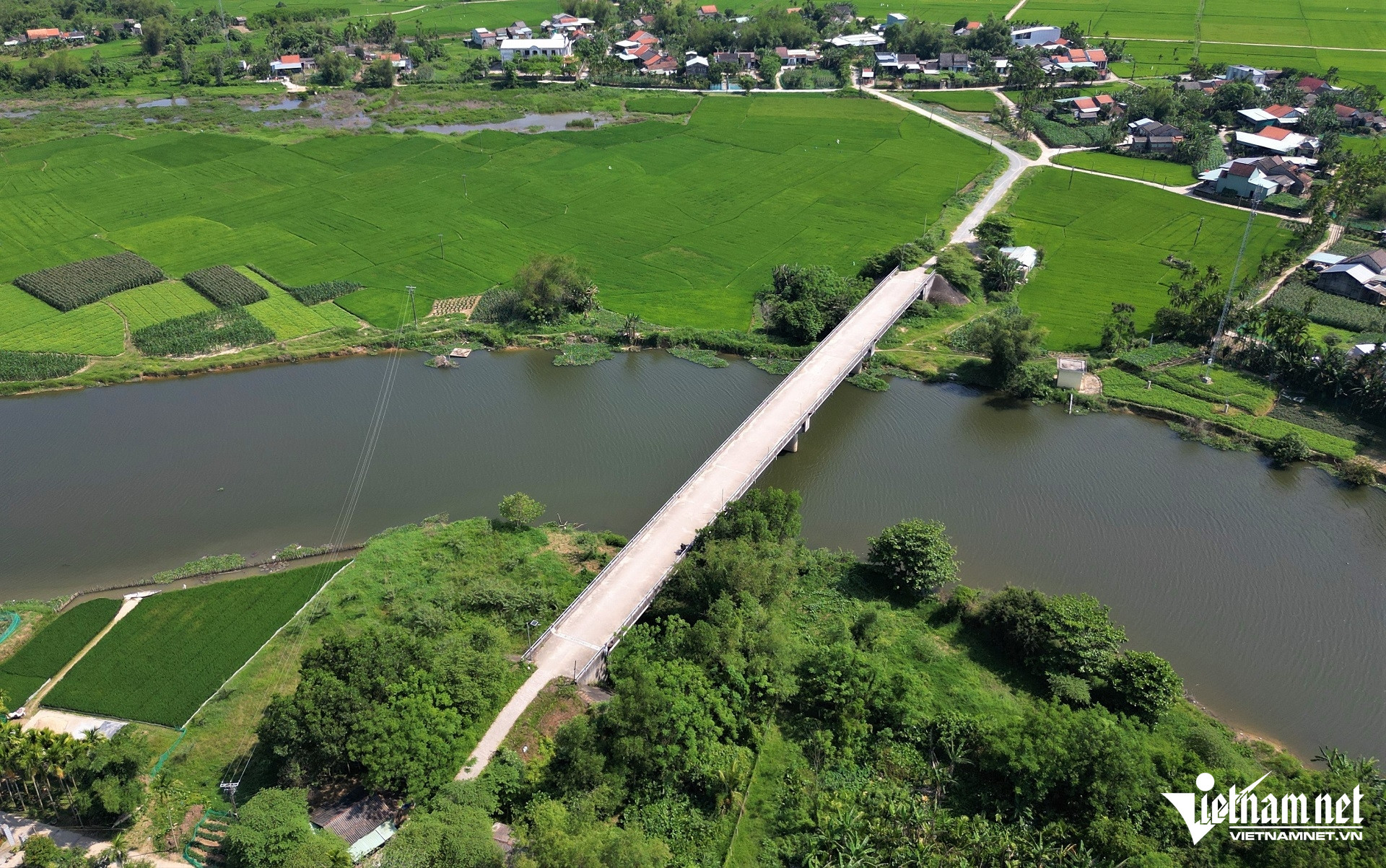 Cầu Trà Đình hoàn thành từ giữa năm 2020, đã nghiệm thu nhưng vẫn nằm chờ đường dẫn