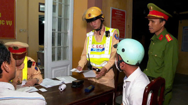 Công an TP Huế xử lý hơn 16.000 trường hợp vi phạm giao thông, trong đó trên 8.000 trường hợp vi phạm tốc độ và nồng độ cồn trên địa bàn