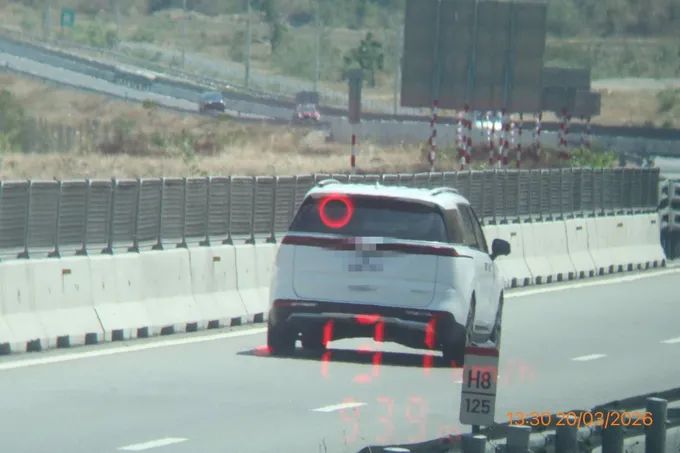 Một phương tiện khác chạy tốc độ lên tới 131km:giờ. Ảnh- Cục CSGT
