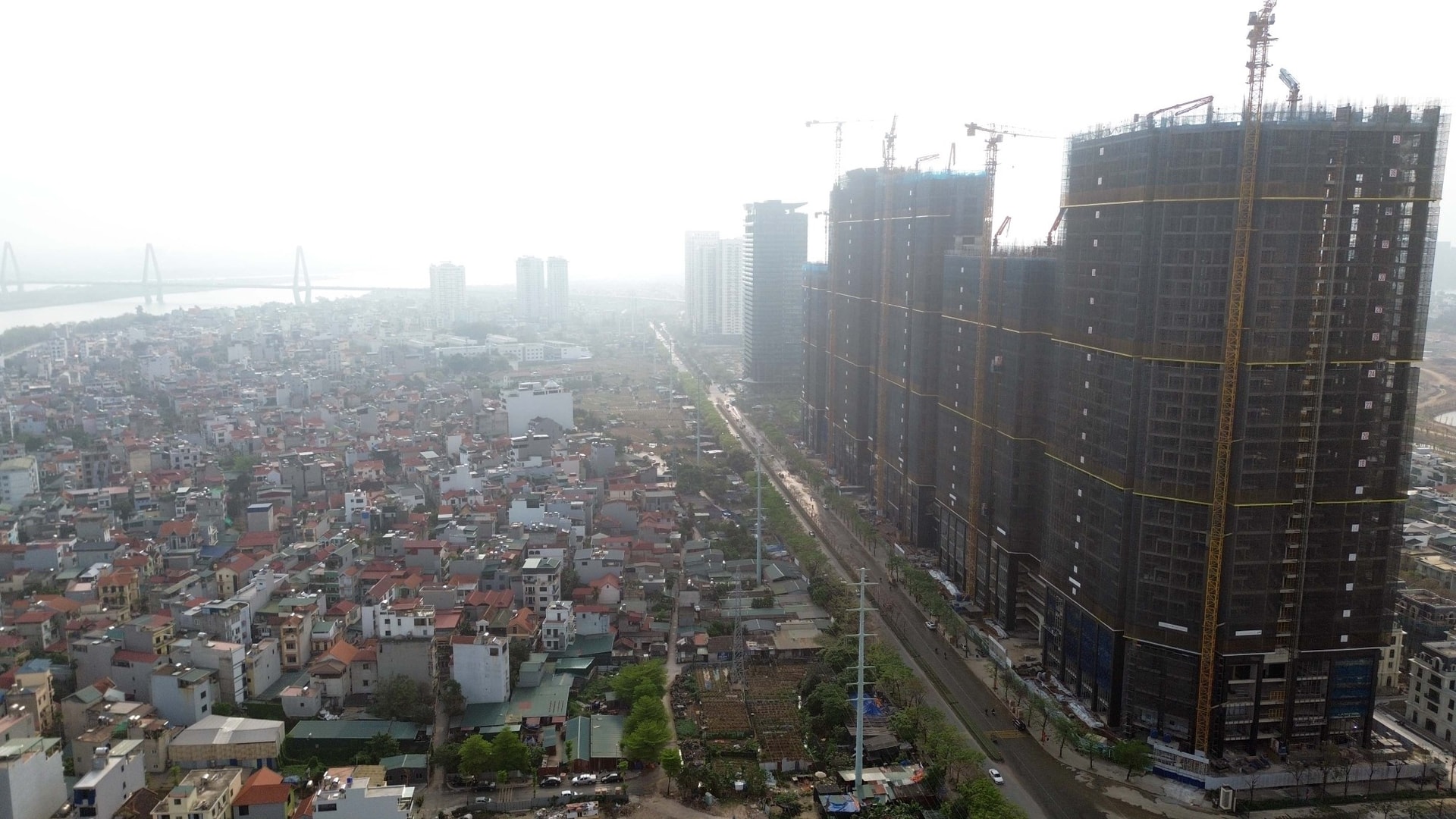 Tuyến đường kết nối Vành đai 2 và Vành đai 3 ở Hà Nội, đoạn đi qua phía bắc khu đô thị Ciputra, có chiều dài 2,2 km