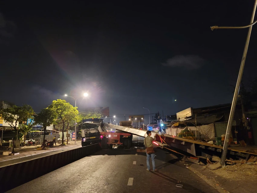 Vụ tai nạn khiến một người tử vong. Ảnh- H.TÂM