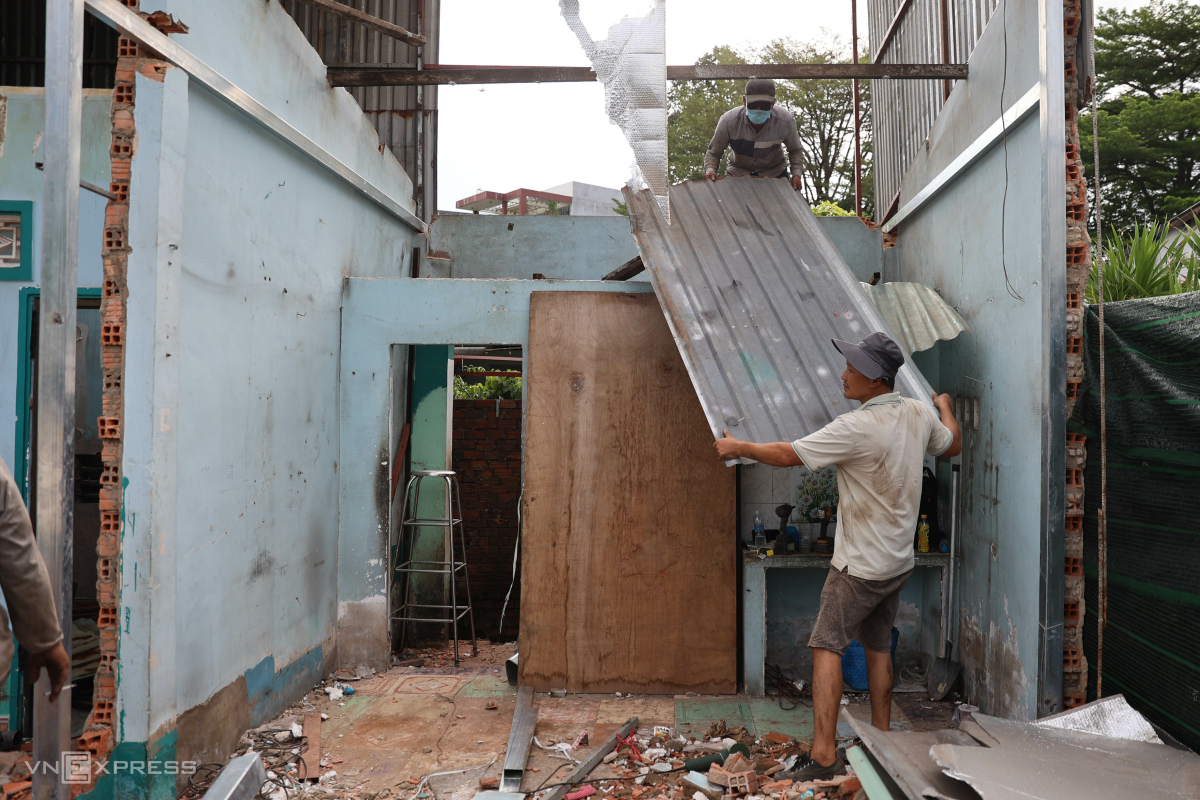 Giải tỏa nhà cửa để mở rộng đường dẫn cao tốc TP HCM - Long Thành
