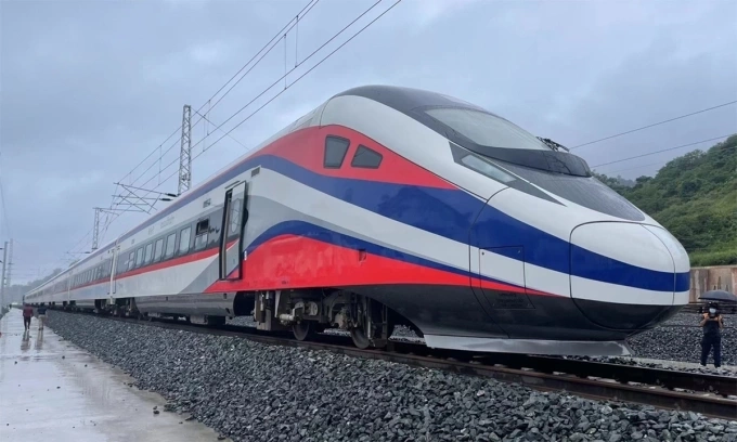 Đường sắt Lào chạy với vận tốc tối đa 160 km/h. Ảnh: Xinhua