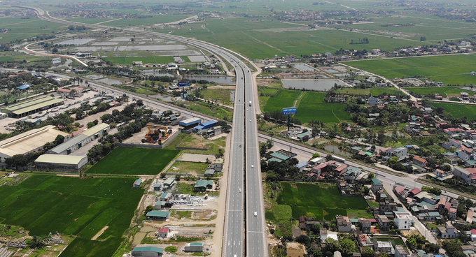 Cao tốc Mai Sơn - quốc lộ 45 qua TP Ninh Bình. Ảnh: Lê Hoàng
